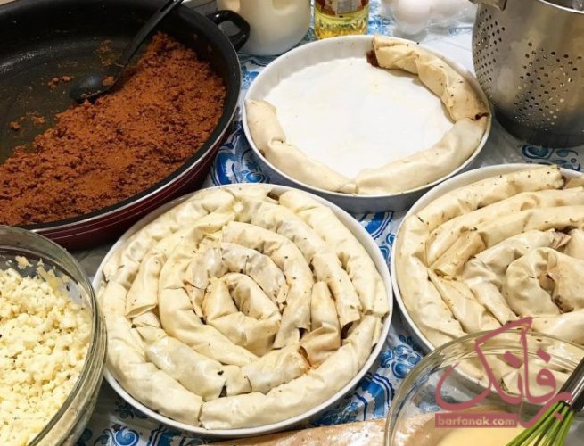 طرز تهیه بورک گوشت و پنیر